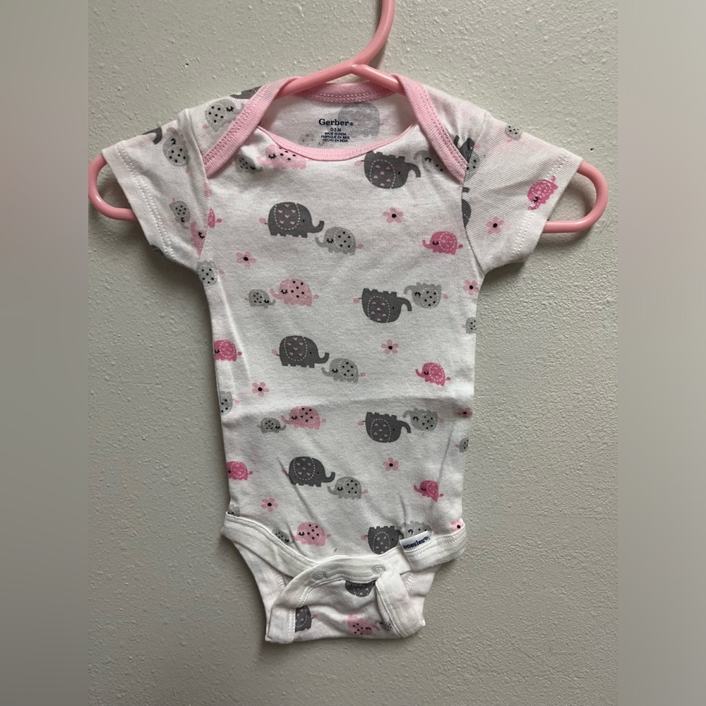 Gerber Elephant 3 piece onesie set - Picture 6 of 10